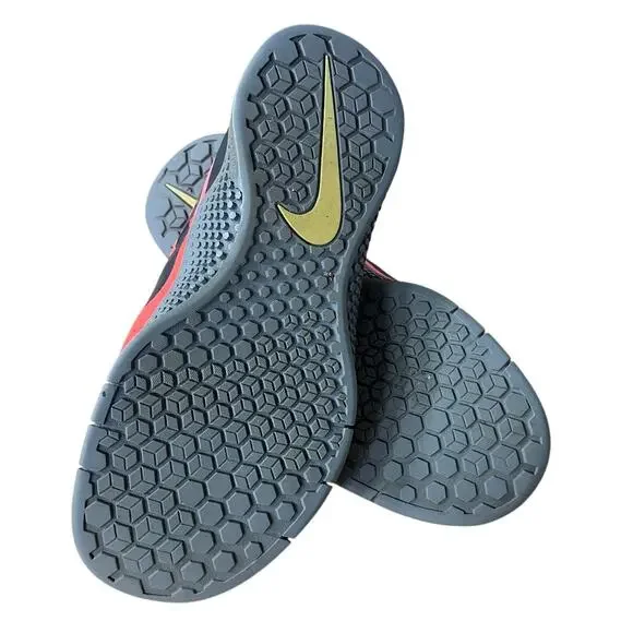 Nike Women’s Training Sneakers Coral Pink Black Athletic Shoes Size 9.5 - Picture 4 of 5